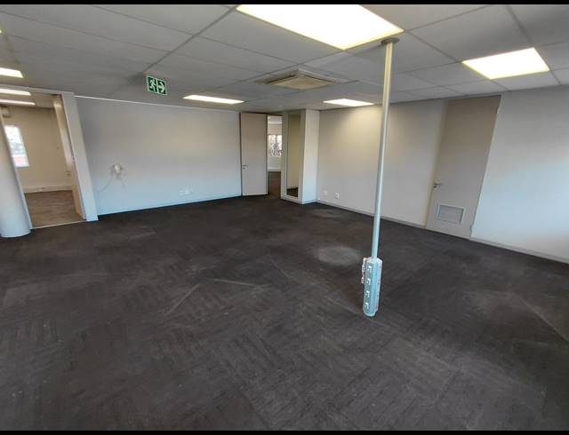 260M² OFFICE TO LET IN FOURWAYS